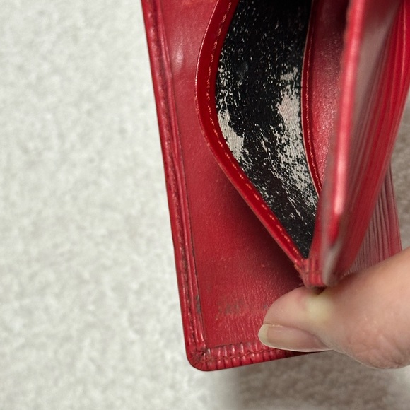 Louis Vuitton Red Key Case Wallet with Snap Closure - Picture 10 of 16